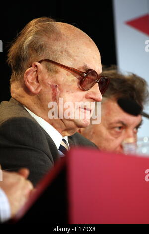 PIX FICHIER : Décès de l'ancien Président polonais et Wojciech Jaruzelski, ici au cours d'une réunion du journal français Libération en 2009, Lyon, Rhône, Rhône-Alpes, France. Credit : Thibaut/Alamy Live News Banque D'Images