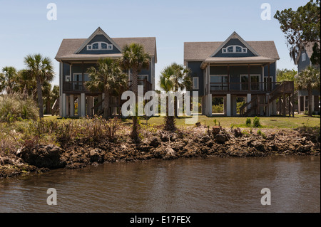 Séance maisons sur pilotis les pilotis dans Crystal River, en Floride. Banque D'Images