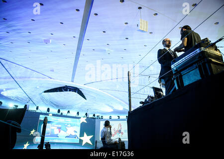 Bruxelles, Bxl, Belgique. 25 mai, 2014. Le soir de l'élection au siège du Parlement européen à Bruxelles, Belgique le 25.05.2014 par Wiktor Dabkowski : Wiktor Dabkowski Crédit/ZUMAPRESS.com/Alamy Live News Banque D'Images