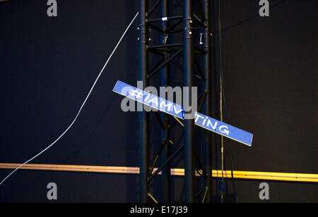 Bruxelles, Belgique. 25 mai, 2014. Hashtag # imvoting pleanry vu à la Chambre des EP pendant la nuit au microscope siège du Parlement européen à Bruxelles, Belgique Le 25.05. Dpa : Crédit photo alliance/Alamy Live News Banque D'Images