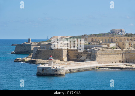 La valette Grand Harbour, Fort Ricasoli, dans le nord de Malte, de l'Europe. Banque D'Images