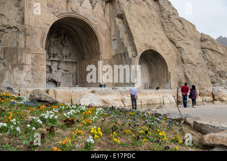Les grottes et de reliefs sculptés à Tagh-e-Bostan, Iran Banque D'Images