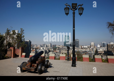 Cannon Street et la lumière sur la terrasse défensive cerro santa lucia hill Santiago Chili Banque D'Images