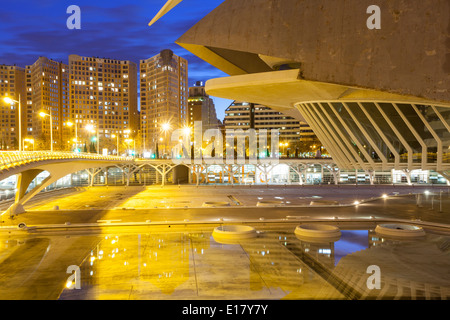 El Palau de les Arts Reina Sofia à la Cité des Arts et des Sciences de Valence, en Espagne. Banque D'Images