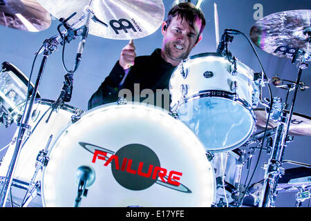 Detroit, Michigan, USA. 26 mai, 2014. Le batteur KELLII Scott de l'échec d'effectuer sur le North American Reunion Tour à Saint Andrews Hall à Detroit, MI, le 25 mai 2014 Crédit : Marc Nader/ZUMA/ZUMAPRESS.com/Alamy fil Live News Banque D'Images