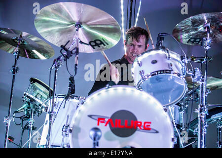 Detroit, Michigan, USA. 26 mai, 2014. Le batteur KELLII Scott de l'échec d'effectuer sur le North American Reunion Tour à Saint Andrews Hall à Detroit, MI, le 25 mai 2014 Crédit : Marc Nader/ZUMA/ZUMAPRESS.com/Alamy fil Live News Banque D'Images