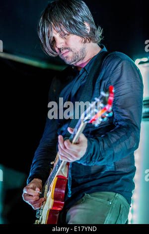 Detroit, Michigan, USA. 26 mai, 2014. Le guitariste GREG Edwards de l'échec d'effectuer sur le North American Reunion Tour à Saint Andrews Hall à Detroit, MI, le 25 mai 2014 Crédit : Marc Nader/ZUMA/ZUMAPRESS.com/Alamy fil Live News Banque D'Images