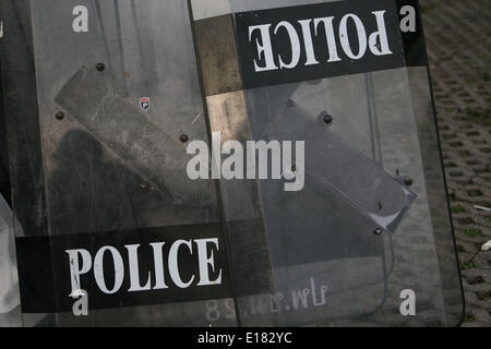 Chiang Mai, Thaïlande. 26 mai, 2014. L'anti-émeute utilisés par la police militaire sur une base de l'armée de Chiang Mai, Thailand Crédit : Rohan/ZUMAPRESS.com/Alamy Radheya Live News Banque D'Images