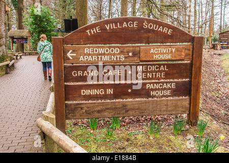 Panneau au Centre Parcs, Longleat, Wiltshire, Angleterre, Royaume-Uni. Banque D'Images