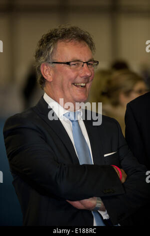 Belfast, Royaume-Uni. 26 mai, 2014. Mike Nesbit, chef de l'UUP, au crédit des résultats des élections : Bonzo/Alamy Live News Banque D'Images