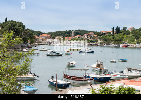 Le front de mer, Dubrovnik, avec bateaux amarrés sur la baie, de la Croatie, de l'Europe Banque D'Images