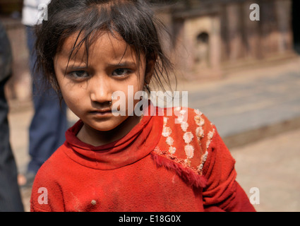 Les enfants, le Népal,Asia,Jeune fille,franc,photos de scènes de rue, froidement, mignon,c'est la vie, la photographie Banque D'Images