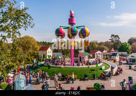 Vol en montgolfière Peppa Pig World, Paultons Park, Romsey, Southampton, Angleterre, Royaume-Uni. Banque D'Images