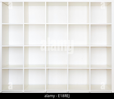 Étagères vides, vides de la bibliothèque Bibliothèque Banque D'Images