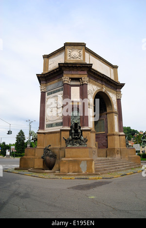 Turin, Italie : Parco del Valentino (Valentino), monumental Arc de Triomphe dédié à l'arme de l'artillerie. Banque D'Images