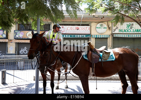 Agent de police à cheval les carabiniers du Chili Santiago du Chili de la police nationale Banque D'Images