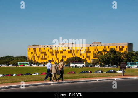 L'Esplanada dos Ministérios - Ministère du district fédéral de Brasilia Brésil Boulevard Banque D'Images