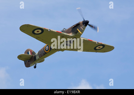 Hawker Hurricane escalade à Duxford Airshow Banque D'Images