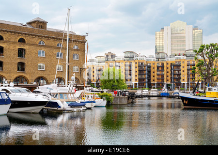 St Katharine's Dock. Londres, Angleterre Banque D'Images