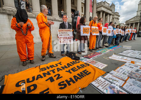 Londres : "pas un autre jour' dans la prison de Guantánamo Manifestation à Trafalgar Square. Banque D'Images