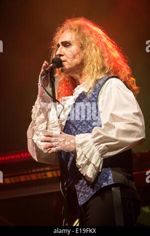 Milan Italie. 26 mai 2014. Ex guitariste Steve Hackett de Genesis se produit sur scène au théâtre Ciak durant la linéaire4'Genesis Revisited 2014 World Tour' Banque D'Images