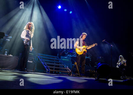 Milan Italie. 26 mai 2014. Ex guitariste Steve Hackett de Genesis se produit sur scène au théâtre Ciak durant la linéaire4'Genesis Revisited 2014 World Tour' Banque D'Images