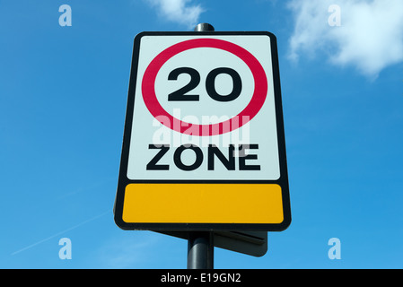Zone de limite de vitesse de 20 MPH signe, England, UK Banque D'Images