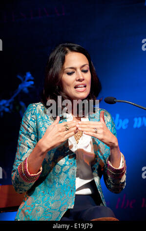Hay-on-Wye, Powys, au Royaume-Uni. 27 mai 2014. Poète, journaliste indien et danseuse Tishani Doshi pourparlers au Hay Festival 2014. Credit : Graham M. Lawrence/Alamy Live News Banque D'Images