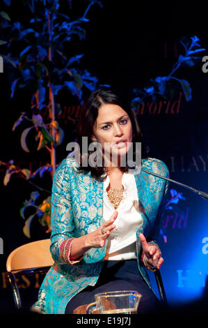 Hay-on-Wye, Powys, au Royaume-Uni. 27 mai 2014. Poète, journaliste indien et danseuse Tishani Doshi pourparlers au Hay Festival 2014. Credit : Graham M. Lawrence/Alamy Live News Banque D'Images