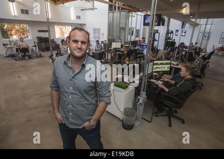 Los Angeles, Californie, USA. 21 mai, 2014. Jonathan Skogmo, fondateur et chef de la direction de Media Devil in the bottle. Ringo Chiu/ZUMAPRESS.com/Alamy © Live News Banque D'Images