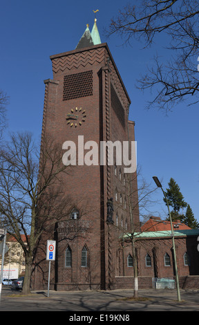 Kreuzkirche, Hohenzollerndamm, Wilmersdorf, accueille dignement, Berlin, Deutschland Banque D'Images