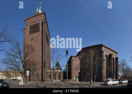 Kreuzkirche, Hohenzollerndamm, Wilmersdorf, accueille dignement, Berlin, Deutschland Banque D'Images