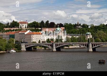 Le Bureau de Prague de gouvernement avec Josef Mánes bridge Banque D'Images