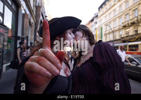 Réunion de la 'Zombie Walk' fans au cours de l'afterparty dans Rock Café Salon à Prague le 24 mai 2014. (CTK Photo/David Tesinsky) Banque D'Images