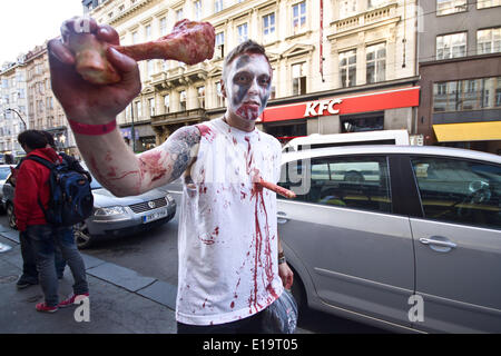 Réunion de la 'Zombie Walk' fans au cours de l'afterparty dans Rock Café Salon à Prague le 24 mai 2014. (CTK Photo/David Tesinsky) Banque D'Images