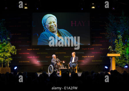 Toni Morrison, prix Nobel et ancien lauréat du prix Pulitzer, parlant de sa pièce Desdemona au Hay Festival 2014. ©Jeff Morgan Banque D'Images