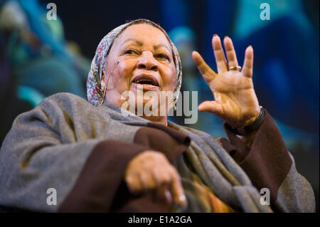 Toni Morrison, prix Nobel et ancien lauréat du prix Pulitzer, parlant de sa pièce Desdemona au Hay Festival 2014. ©Jeff Morgan Banque D'Images