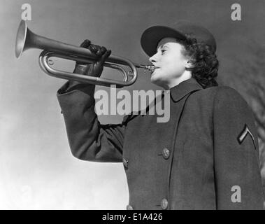 US Army WW2. Une femme de l'armée américaine clairon Banque D'Images