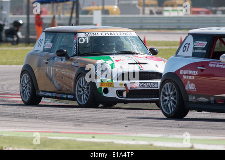 Riccione, Rimini, Italie - 10 mai : une Mini Cooper S Sv31 conduit par Brena Alessandra (ITA), le Mini Challenge Banque D'Images