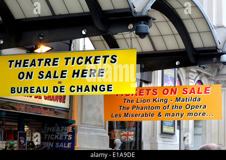 Londres, Angleterre, Royaume-Uni. Discount Theatre Tickets en vente dans Piccadilly Circus Banque D'Images