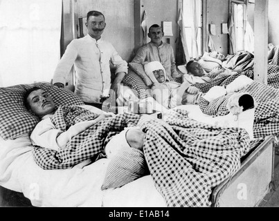 La Seconde Guerre mondiale, 1 soldats allemands blessés blessés à l'hôpital France 1916 Banque D'Images
