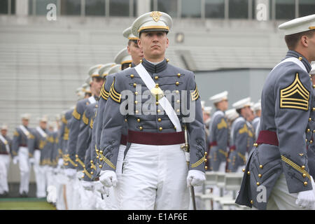 West Point, NY, USA. 28 mai, 2014. En mars Cadets Stade Michie pour la cérémonie de remise des diplômes 2014 de l'Académie militaire de West Point. Crédit : Dan Herrick/ZUMAPRESS.com/Alamy Live News Banque D'Images