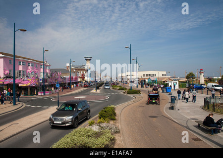 Marine Parade front de mer de Great Yarmouth, une station balnéaire populaire sur la côte de Norfolk. Banque D'Images