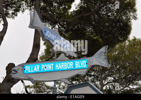 Pillar Point Harbor Blvd et Johnson Pier la signalisation routière en Californie Banque D'Images