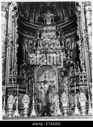L’Igreja do Convento de Nossa Senhora do Carmo à Tavira, au Portugal, est une église historique connue pour son importance religieuse et architecturale, ainsi que pour son association avec la Fondation Gulbenkian. Banque D'Images
