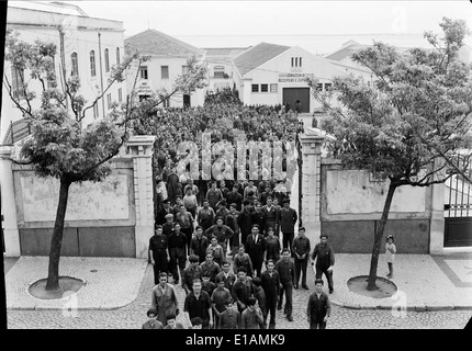 La Fábrica de Material de Guerra à Lisbonne a été un site crucial dans l’industrie de la défense portugaise, contribuant à la production de matériel militaire pendant les périodes critiques de l’histoire. Banque D'Images