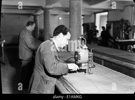 La Fábrica de Material de Guerra à Lisbonne est une usine de fabrication militaire historique jouant un rôle clé dans l'industrie militaire portugaise. Banque D'Images