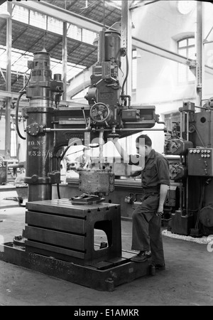 Fábrica de Material de Guerra à Lisbonne, au Portugal, était une usine dédiée à la production de matériel militaire. Elle a joué un rôle crucial dans l’histoire industrielle et militaire du Portugal. Banque D'Images