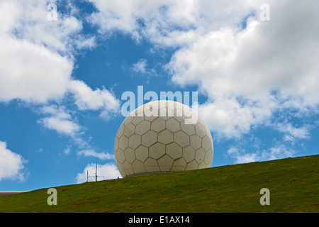 National Air Traffic Services station de radar. Great Dun Fell, Cumbria, Angleterre, Royaume-Uni, Europe. Banque D'Images