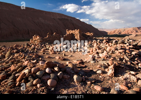 Les murs en ruine, Ruines Catarpe, près de San Pedro de Atacama, Chili [Catarpe était un avant-poste de l'Inca]. Banque D'Images